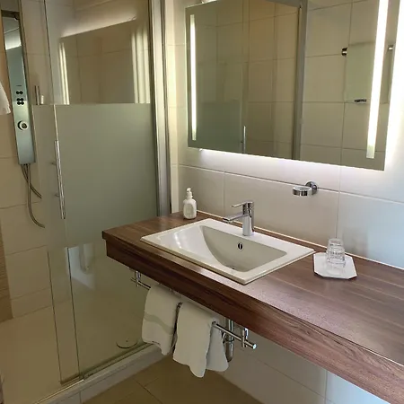 Adler Hotell 3*