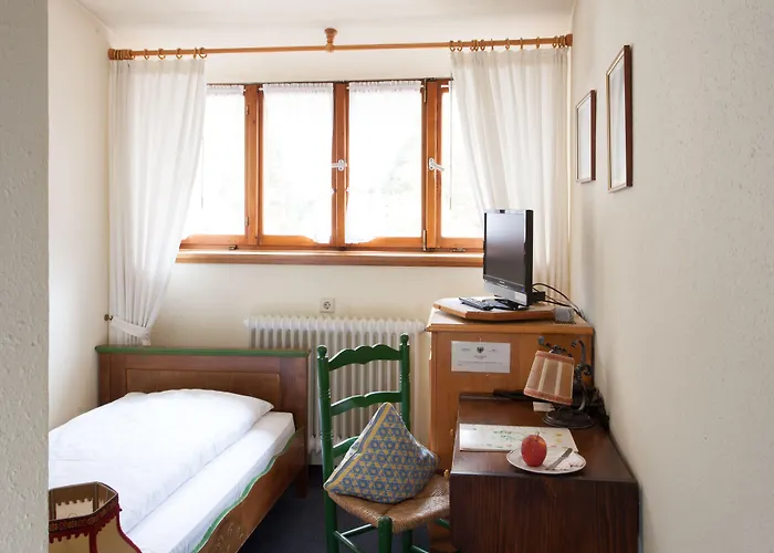 Adler 3* גלוטרטל