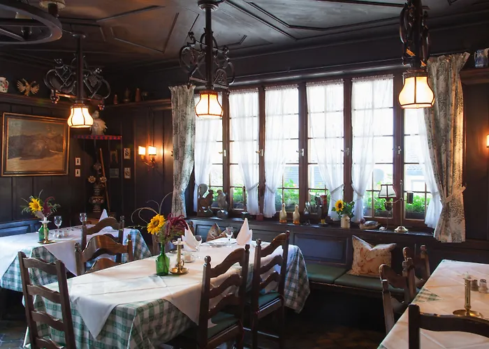 Adler 3* גלוטרטל