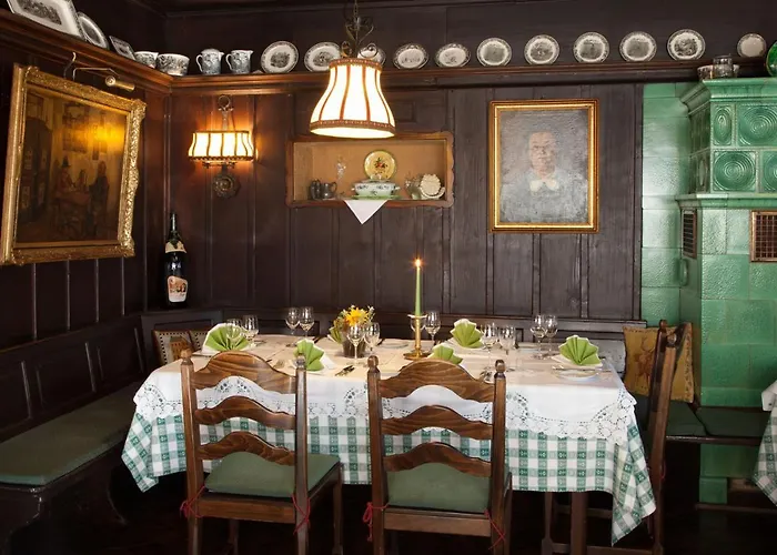 Adler 3* גלוטרטל